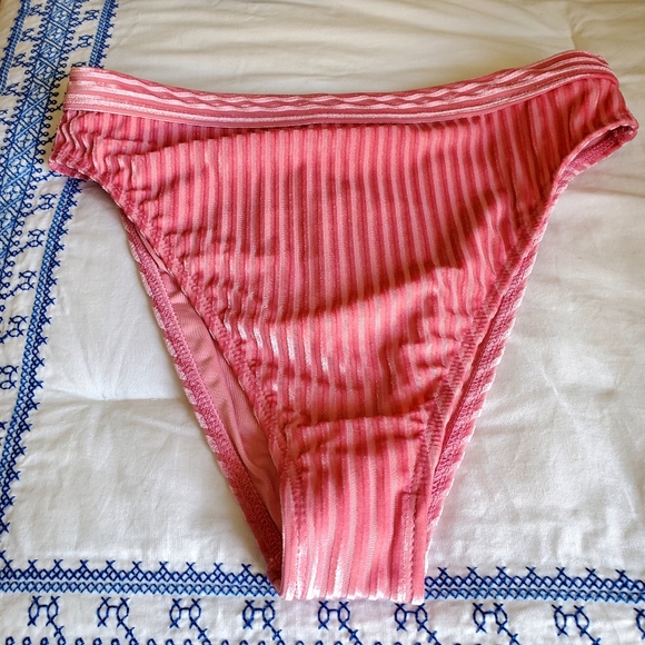 Dippin Daisy's Brazilian Swimsuit Bikini bottom NWT pink π - Picture 6 of 7